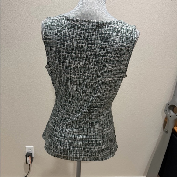 White House Black Market Black and White Sleeveless Blouse - Picture 2 of 3